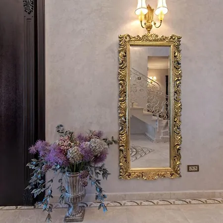 Carolus In Villa